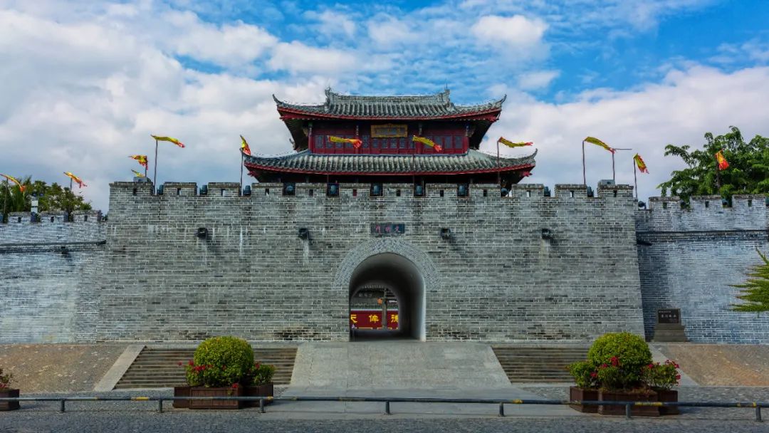 In Yazhou, Hear the Whispers of Sanya’s History