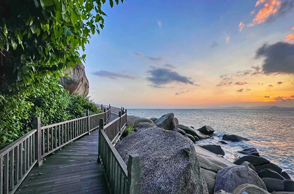 Hidden Gems of Sanya for a Peaceful Spring Festival Escape Out of the city, into the hidden gems