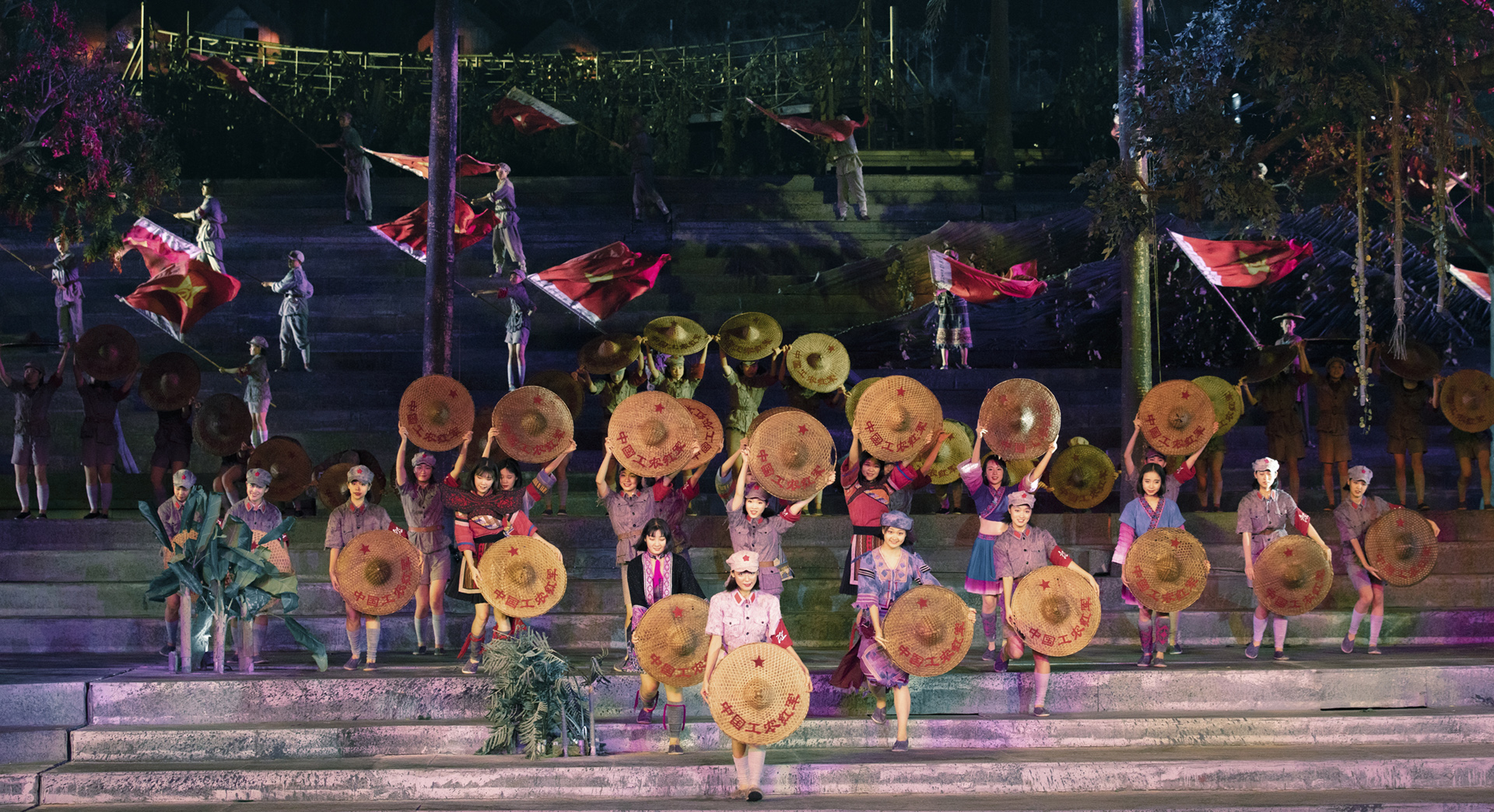 笠帽舞剧照 红色娘子军s.jpg